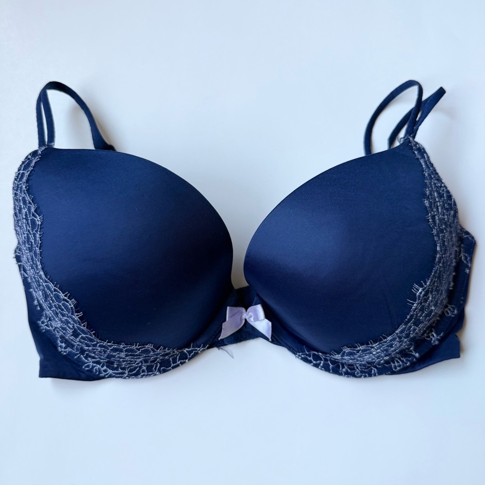 Victoria’s Secret Very Sexy Push Up Bra Navy Lace Trim Size 32DD Coquette Bow